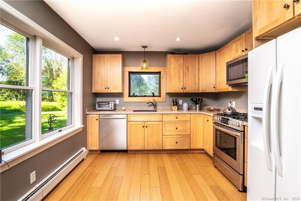 35 Jennings Rd in Kent, CT - Building Photo