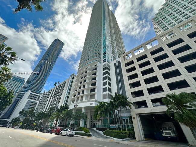 950 Brickell Bay Dr