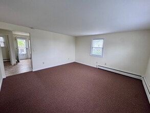 494 Winnacunnet Rd in Hampton, NH - Building Photo - Building Photo