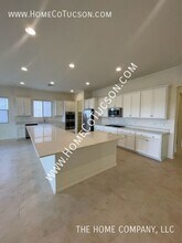 38628 S Running Roses Ln in Saddlebrooke, AZ - Building Photo - Building Photo