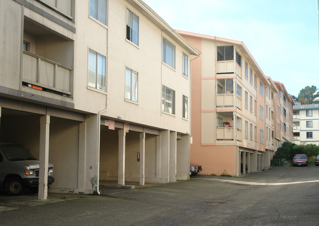 65 Ward Ct in Daly City, CA - Foto de edificio - Building Photo