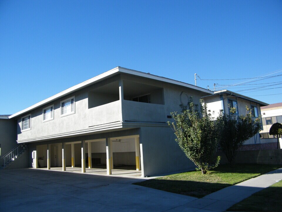 18411 Corby Ave in Artesia, CA - Building Photo