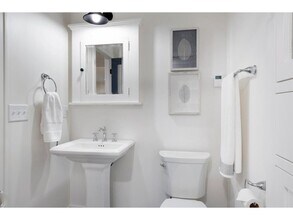 231 Manitoba Ave in Wayzata, MN - Building Photo - Building Photo