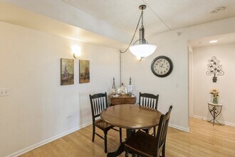 200 W Campbell St in Arlington Heights, IL - Building Photo - Building Photo