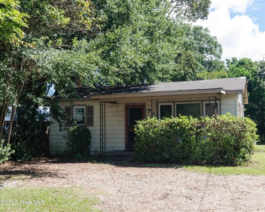 29 Covil Ave in Wilmington, NC - Building Photo