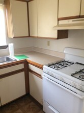 203 S Center St, Unit B in Howell, MI - Building Photo - Building Photo