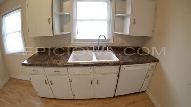 1904 Williams Blvd SW in Cedar Rapids, IA - Building Photo - Building Photo