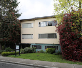 La Condesa in Vancouver, BC - Building Photo - Building Photo