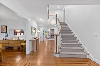 6 Round House Ct in Bedford, NY - Building Photo - Building Photo