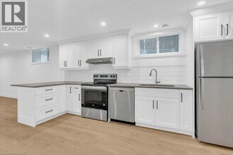 54 Wilhelm St in Kitchener, ON - Building Photo - Building Photo
