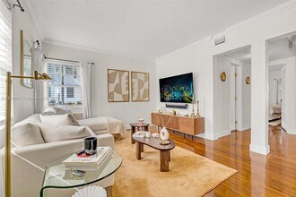 915 8th St in Miami Beach, FL - Building Photo - Building Photo