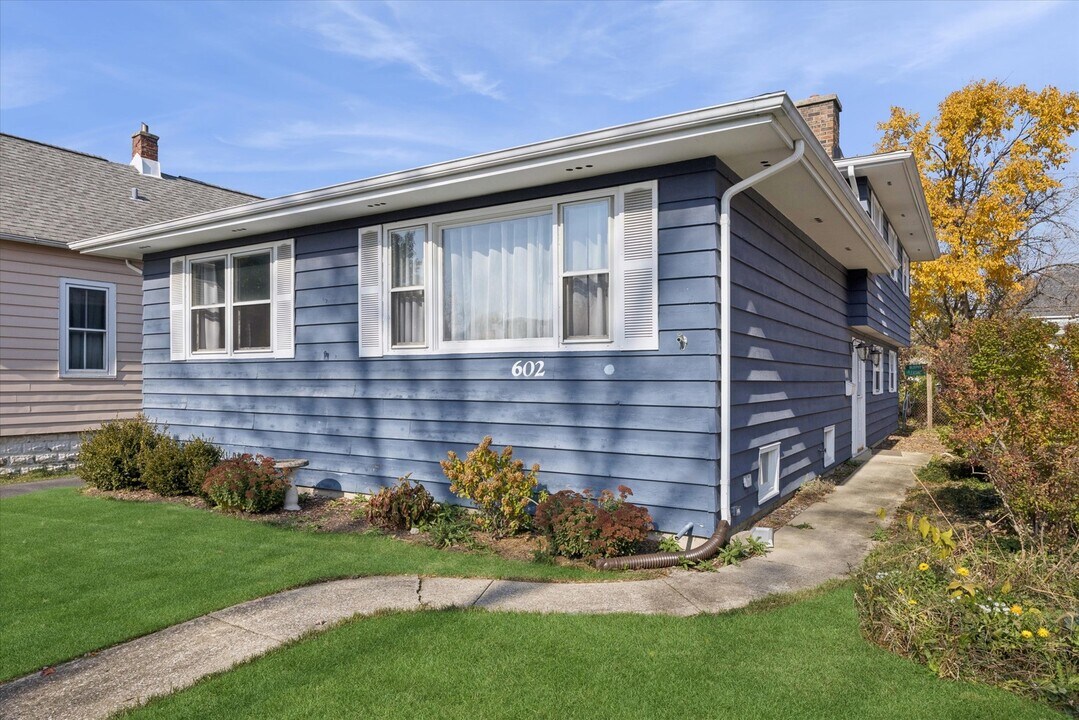 602 Prairie Ave in Downers Grove, IL - Building Photo