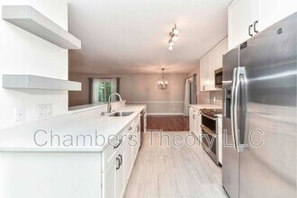 12231 Westwood Hills Dr in Herndon, VA - Building Photo - Building Photo