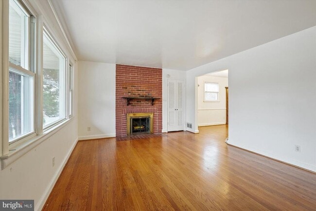 property at 10502 Glenhaven Dr