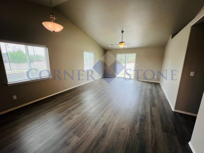 745 Baron Lakes Ave in Middleton, ID - Building Photo - Building Photo