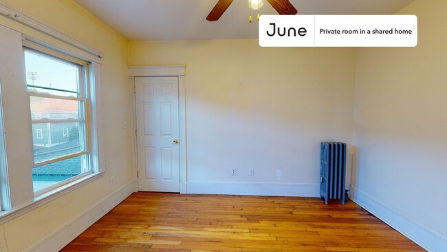 Private bedroom in 3 bed/1 bath Home in Boston, MA - Building Photo - Building Photo