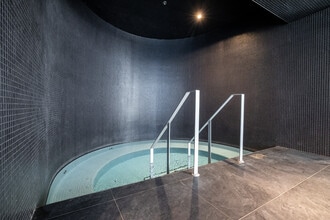 1 Square Phillips in Montréal, QC - Building Photo - Interior Photo