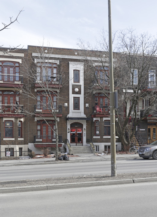 324 Saint-Joseph E in Montréal, QC - Building Photo