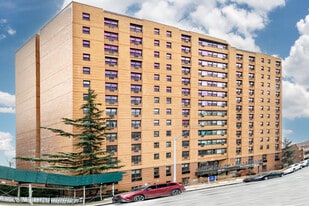 Scheuer House of Flushing in Flushing, NY - Building Photo