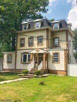 227 E 3rd Ave in Roselle, NJ - Building Photo