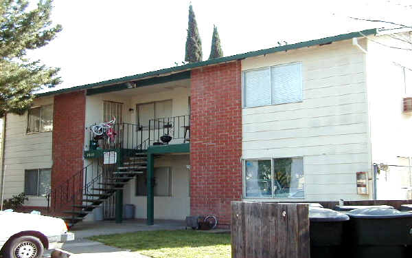 7425-7441 Tiara Way in Citrus Heights, CA - Building Photo