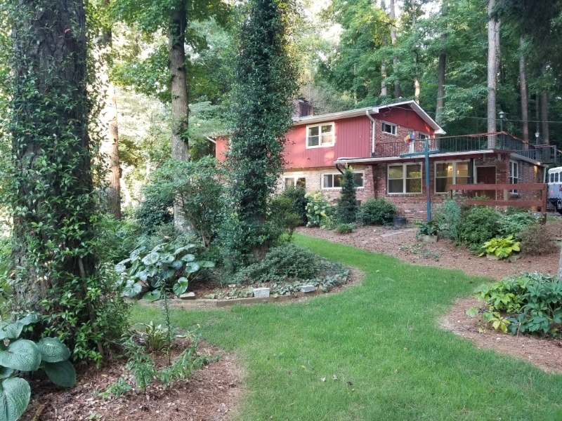 794 Allgood Rd in Stone Mountain, GA - Building Photo