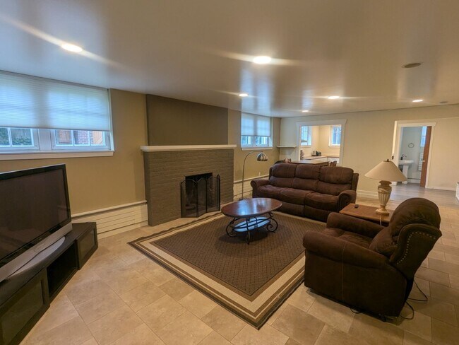 2105 E Hamlin St in Seattle, WA - Building Photo - Building Photo