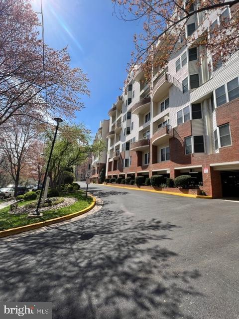 property at 301 S Reynolds St