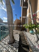 6445 SW 130th Pl in Miami, FL - Foto de edificio - Building Photo