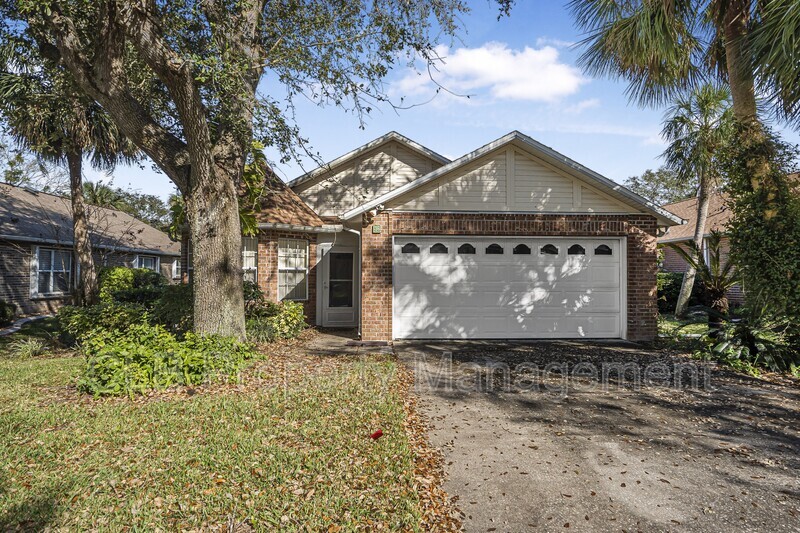 36 Old Macon Dr in Ormond Beach, FL - Building Photo