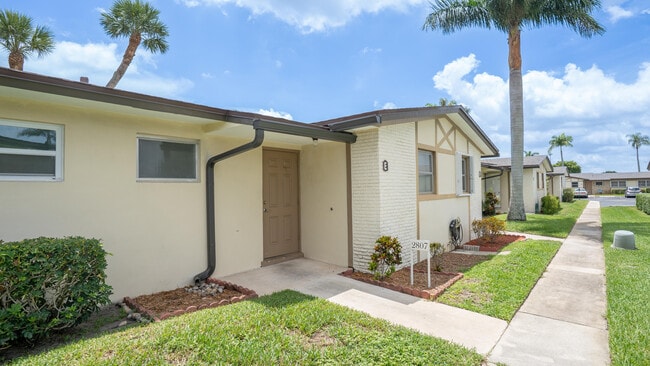 property at 2807 Ashley Dr W