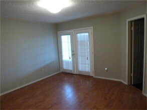 8410 Grand Knolls Dr in Houston, TX - Building Photo - Building Photo