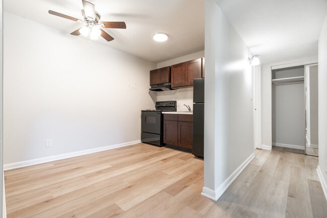 Meadow Creek in Louisville, KY - Foto de edificio - Interior Photo