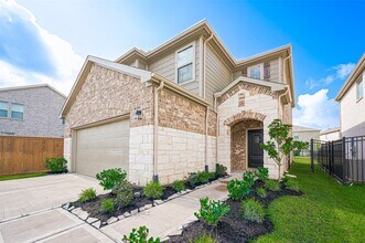 1001 Laguna Cv Dr in Katy, TX - Building Photo - Building Photo