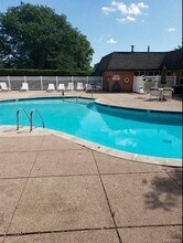 1830 Axtell Dr, Unit 4 in Troy, MI - Building Photo - Building Photo