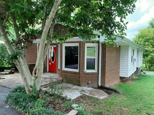 104 Elementary Dr in White House, TN - Building Photo - Building Photo