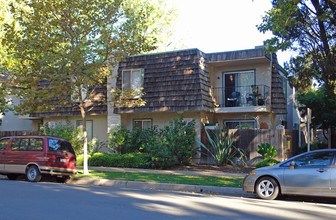 25th & C St Apartments in Sacramento, CA - Building Photo - Building Photo