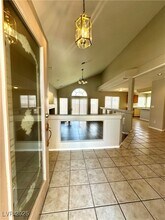 7612 Glorietta Bay Ct in Las Vegas, NV - Building Photo - Building Photo