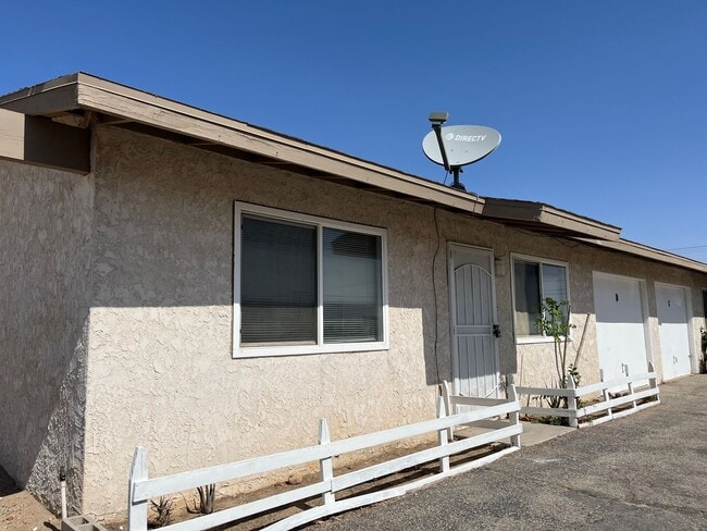 15378 Sequoia St in Hesperia, CA - Building Photo - Building Photo