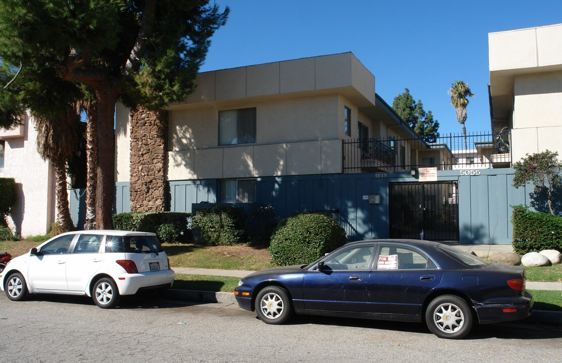 5049 Buffalo Ave in Sherman Oaks, CA - Building Photo