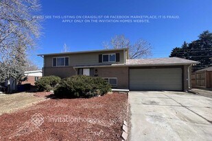 432 S Victor Way in Aurora, CO - Building Photo