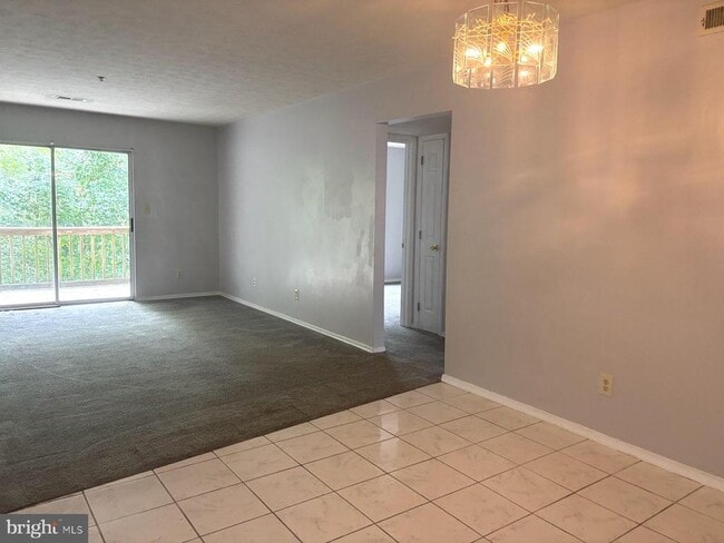 22027 Oxford Ct