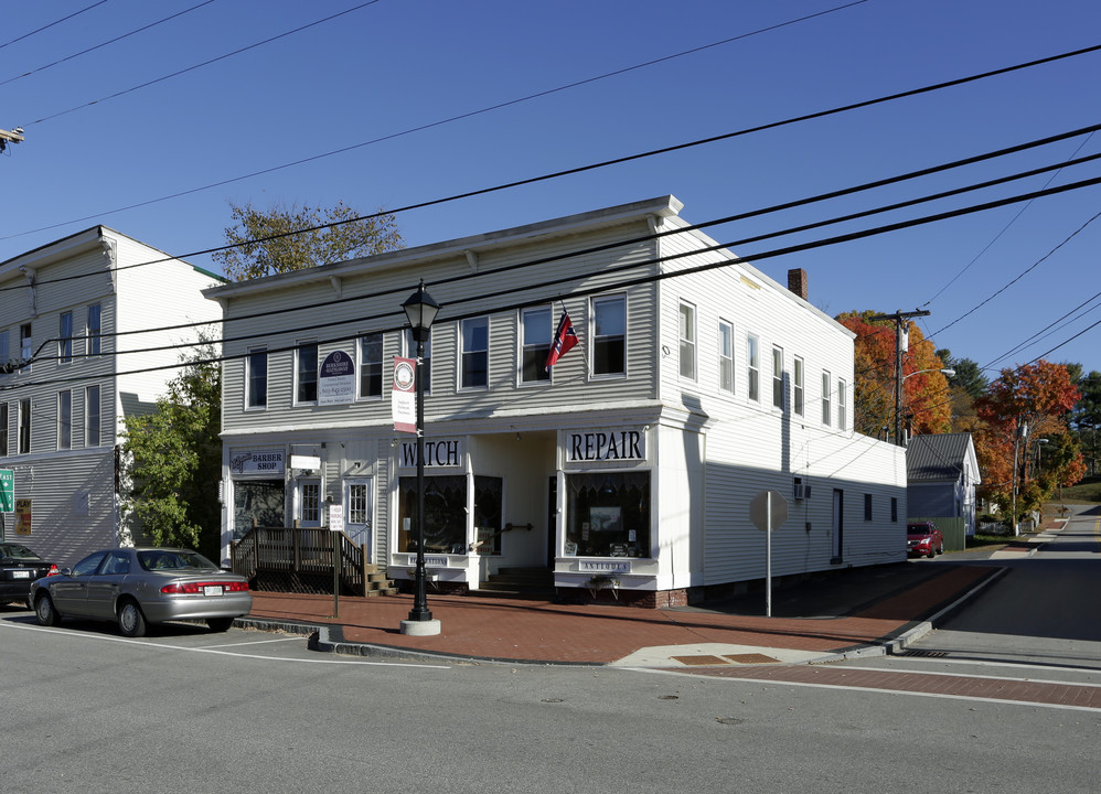 141 Main St in Belmont, NH - Building Photo