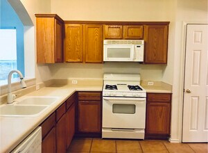 149 Maplewood N in Kyle, TX - Building Photo - Building Photo
