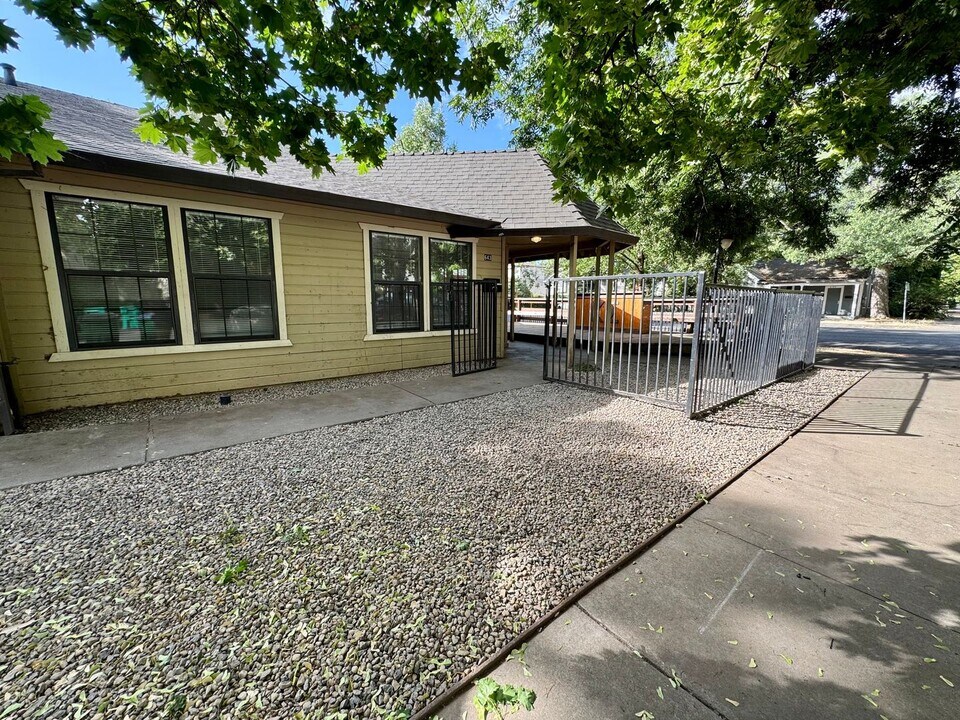 643 W 6th St in Chico, CA - Building Photo