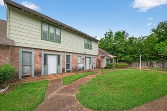 7839 Cook Rd in Houston, TX - Building Photo - Building Photo