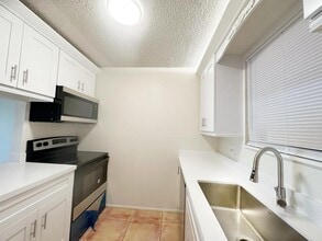 11453 NW 39th Ct in Coral Springs, FL - Foto de edificio - Building Photo