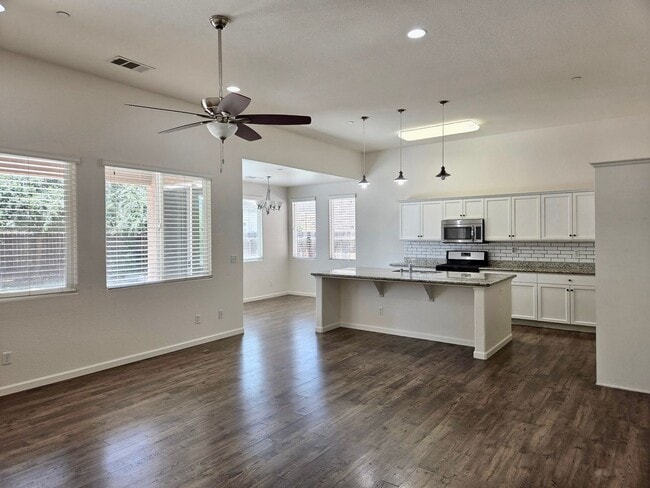 1016 Encino Ave in Clovis, CA - Building Photo - Building Photo