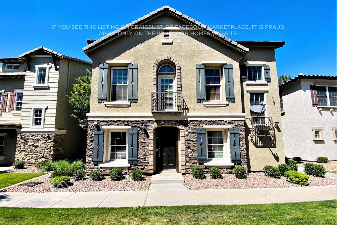 5727 S 21st Terrace in Phoenix, AZ - Foto de edificio