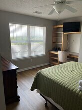 1033 Harts Cove Way, Unit 1033 in Seneca, SC - Foto de edificio - Building Photo